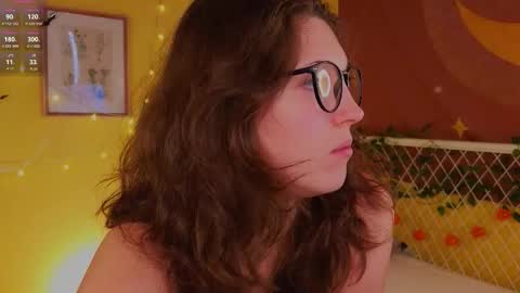 Snapshot of lea_belle_ chatting on 10.30.25 Lea online show from 10.30.25