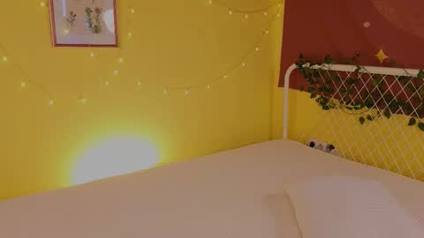 Snapshot of lea_belle_ chatting on 11.07.25 Lea online show from 11.07.25