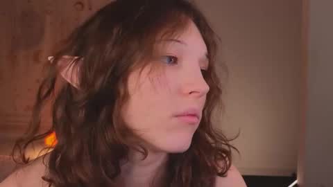 Snapshot of lea_belle_ chatting on 11.25.25 Lea online show from 11.25.25