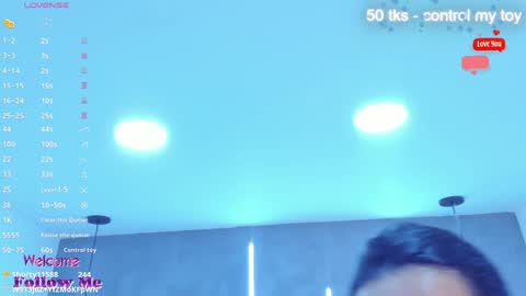 Snapshot of lea_gray chatting on 01.11.25 online show from 01.11.25