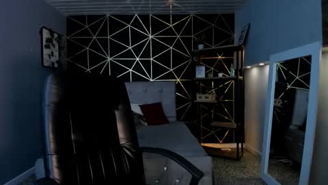 Lea Velle online show from 10.17.25