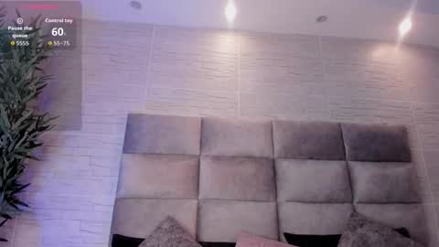 lea_walkerr online show from 10.14.25