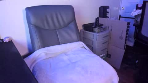 Leafy online show from 12.04.25