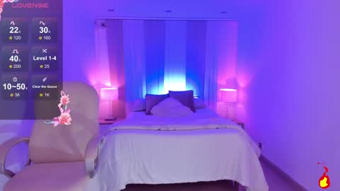 Leah  Greyy online show from 12.06.24