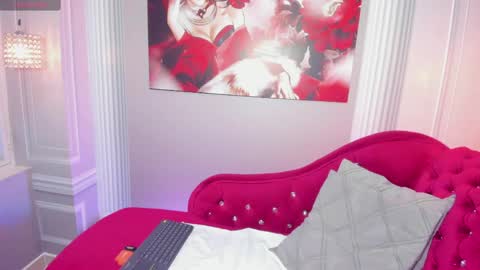 LEAH online show from 04.11.26