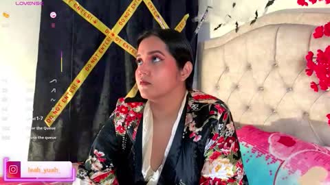 Snapshot of leah_yuah chatting on 10.18.25 AYSHELL online show from 10.18.25