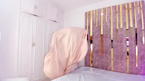 Leah  online show from 01.17.25