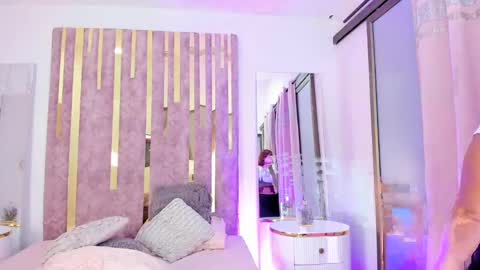 Leah  online show from 01.27.25