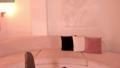 leahnovac online show from 09.16.25