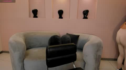 leahnovac online show from 10.27.25