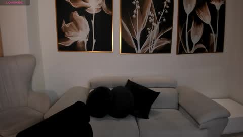 leahnovac online show from 11.17.25