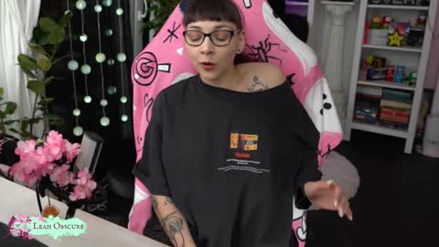 Snapshot of leahobscure chatting on 09.21.25 Leah online show from 09.21.25