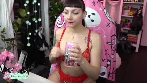 Snapshot of leahobscure chatting on 10.30.25 Leah online show from 10.30.25