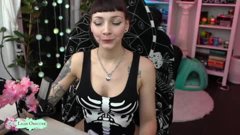 Leah online show from 04.07.26