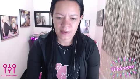 Snapshot of leandra_sex chatting on 09.24.25 Leandra online show from 09.24.25