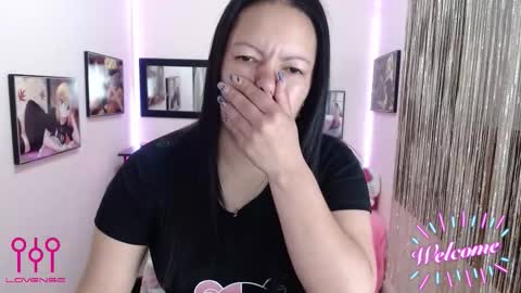 Snapshot of leandra_sex chatting on 10.19.25 Leandra online show from 10.19.25