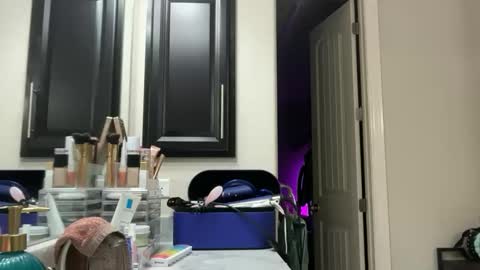 leanneluxecouple online show from 10.22.25