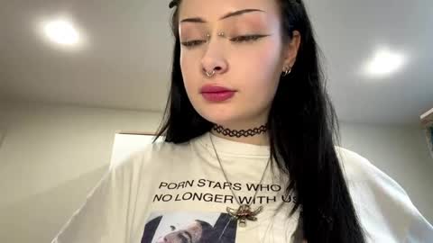 Kiki online show from 03.31.26