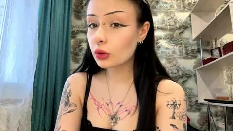 Kiki online show from 04.13.26