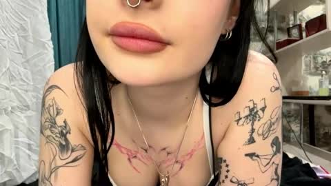 Kiki online show from 04.15.26