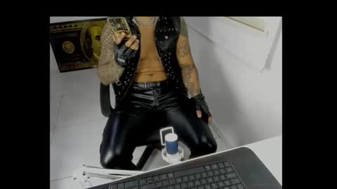 leather_king_of_bitches online show from 04.11.26
