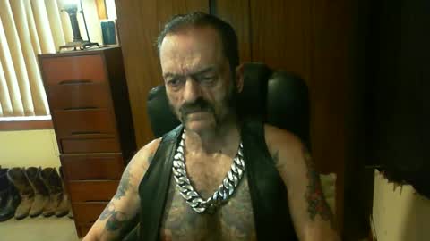 leathergreaser online show from 02.06.25