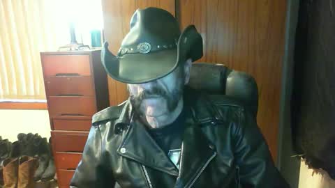 leathergreaser online show from 06.03.26
