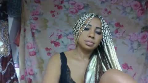 Snapshot of leatianaa chatting on 05.21.26 leatianaa online show from 05.21.26