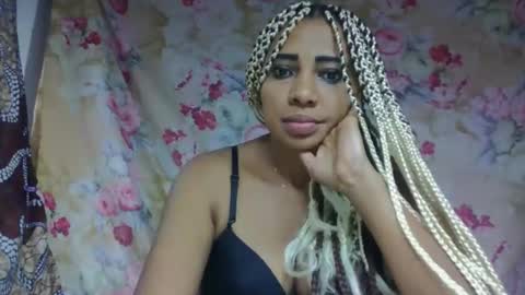 Snapshot of leatianaa chatting on 05.23.26 leatianaa online show from 05.23.26