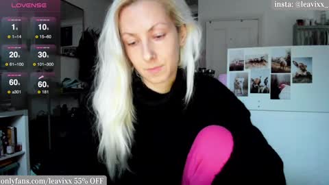 Snapshot of leavixx chatting on 12.10.24 LeaVixx online show from 12.10.24