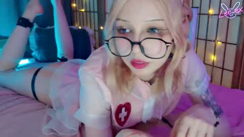Snapshot of lee_ex chatting on 09.24.25 Lee ex online show from 09.24.25