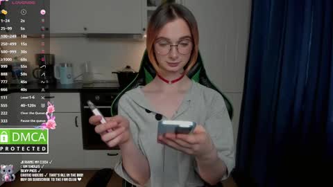 Julia Green online show from 03.03.25