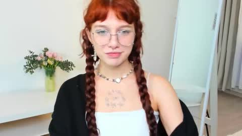 Snapshot of leelooyolo chatting on 11.09.25 leelooyolo online show from 11.09.25