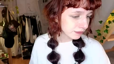 leelooyolo online show from 04.10.26