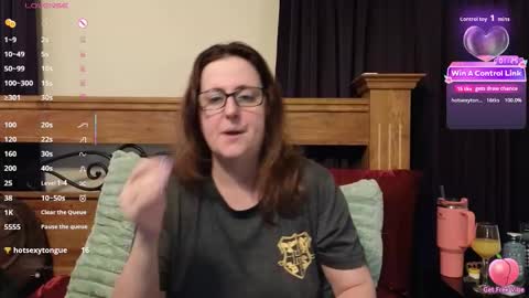 Snapshot of leesa__ chatting on 03.30.26 Leesa online show from 03.30.26