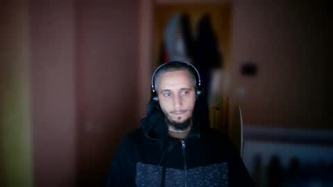 Snapshot of lefrenchiies chatting on 11.17.25 lefrenchiies online show from 11.17.25