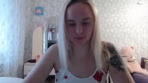 leggywily25 online show from 10.23.25