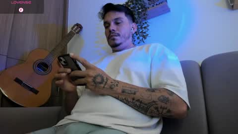 Alejandro online show from 04.12.26