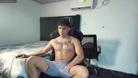 Snapshot of lei_77 chatting on 01.10.25 Lei online show from 01.10.25