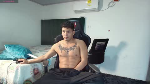 Snapshot of lei_77 chatting on 01.20.25 Lei online show from 01.20.25