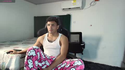 Snapshot of lei_77 chatting on 01.21.25 Lei online show from 01.21.25