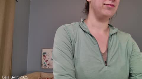 Leia Swift online show from 02.10.25