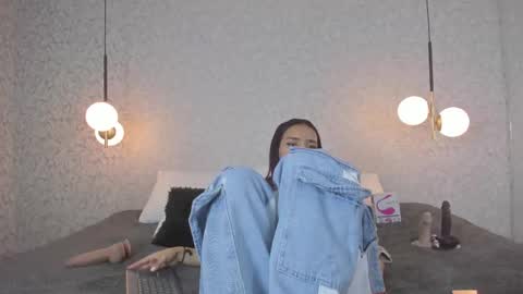 LEIGH ANGELS online show from 09.19.25