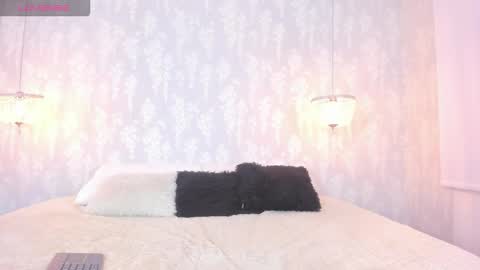 LEIGH ANGELS online show from 11.09.25