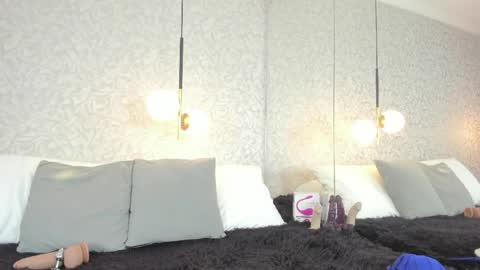 LEIGH ANGELS online show from 05.11.26