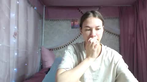 leila_bambi_ online show from 11.26.25