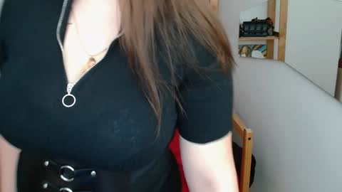 Leila online show from 12.10.24