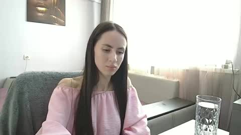 Leila online show from 09.22.25