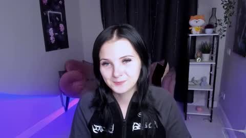 Leila online show from 09.24.25