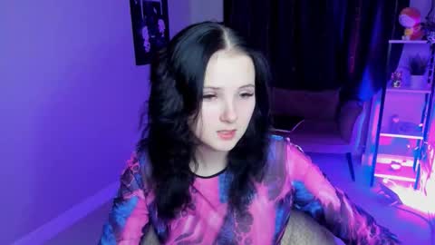 Leila online show from 10.05.25